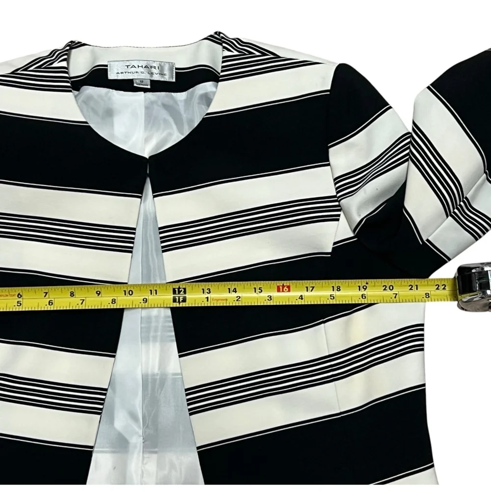 Tahari Arthur S. Levine Women's Cropped Black & White Boxy Blazer Career, 12 - Picture 12 of 15